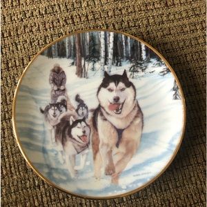 MISHKA MALAMUTE LEAD DOG TEAM & SLED PLATE NORTHERN IMAGES SERIES BY GLEN GREEN